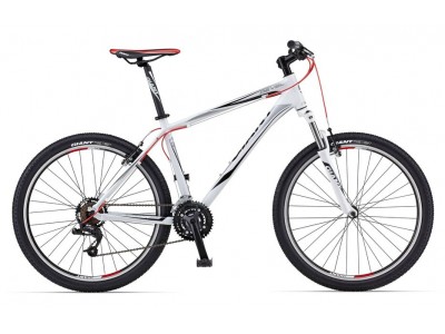 Велосипед Giant Revel 3-2013 White Велосипед Giant Revel 3-2013 White